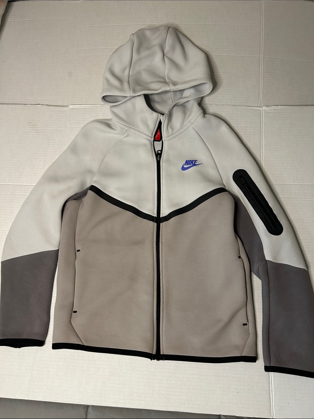 Nike Kids DriFit Large White, Cream & Khaki Hooded Jacket